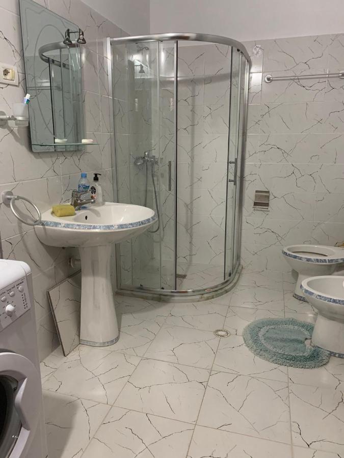 Apartement City Center Berat Buitenkant foto